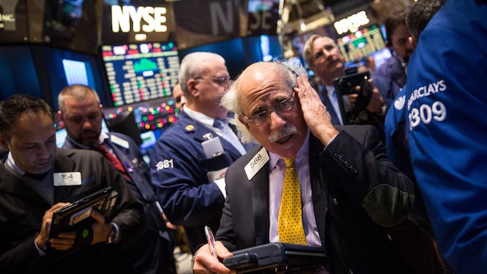 Thumbnail Dow Jones giảm 350 điểm khi nỗi lo về ngành ngân hàng trỗi dậy